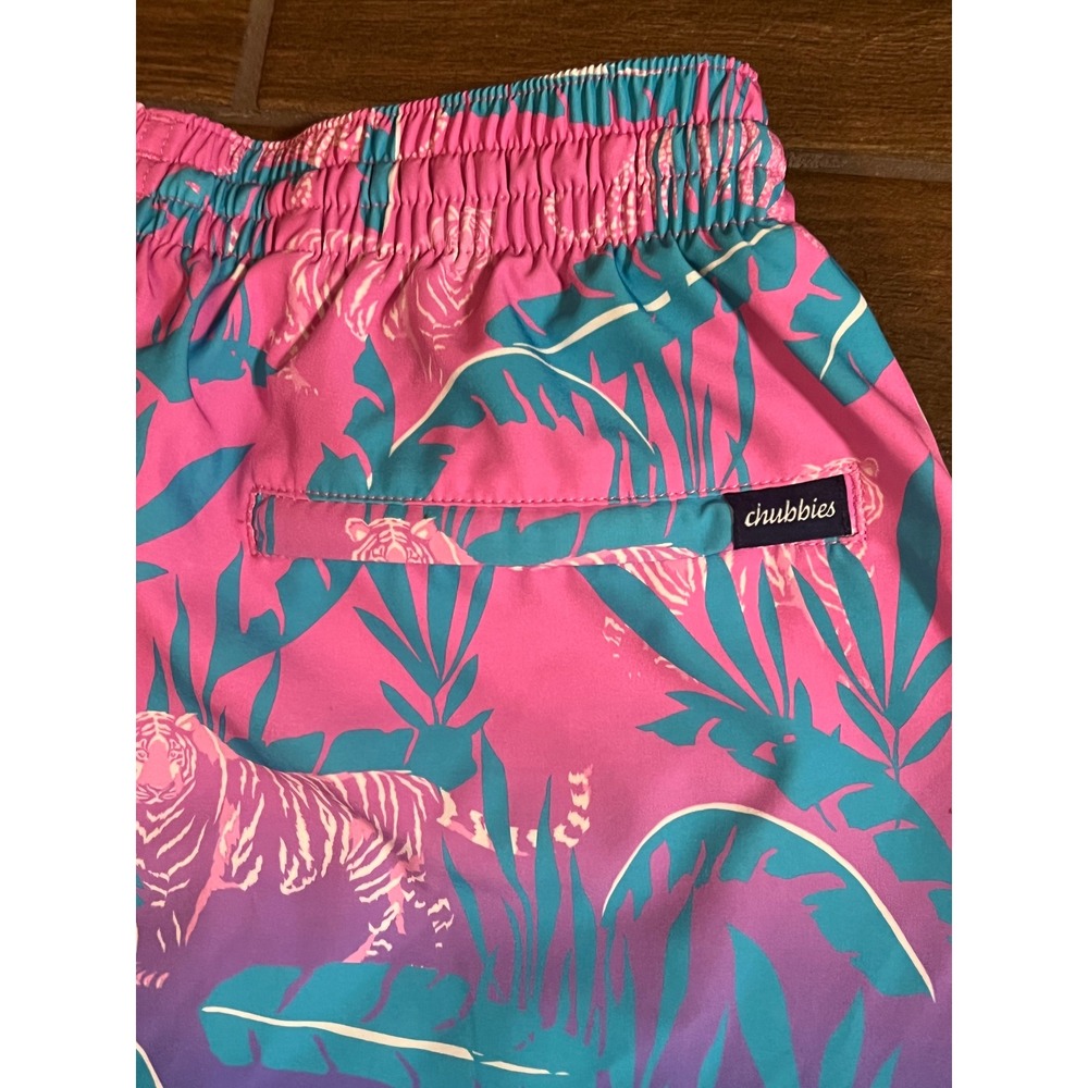 Chubbies Men Tiger Leopard Jungle Ombre Swim Trunks Pink Blue 5.5 Inch Inseam L - Picture 5 of 5